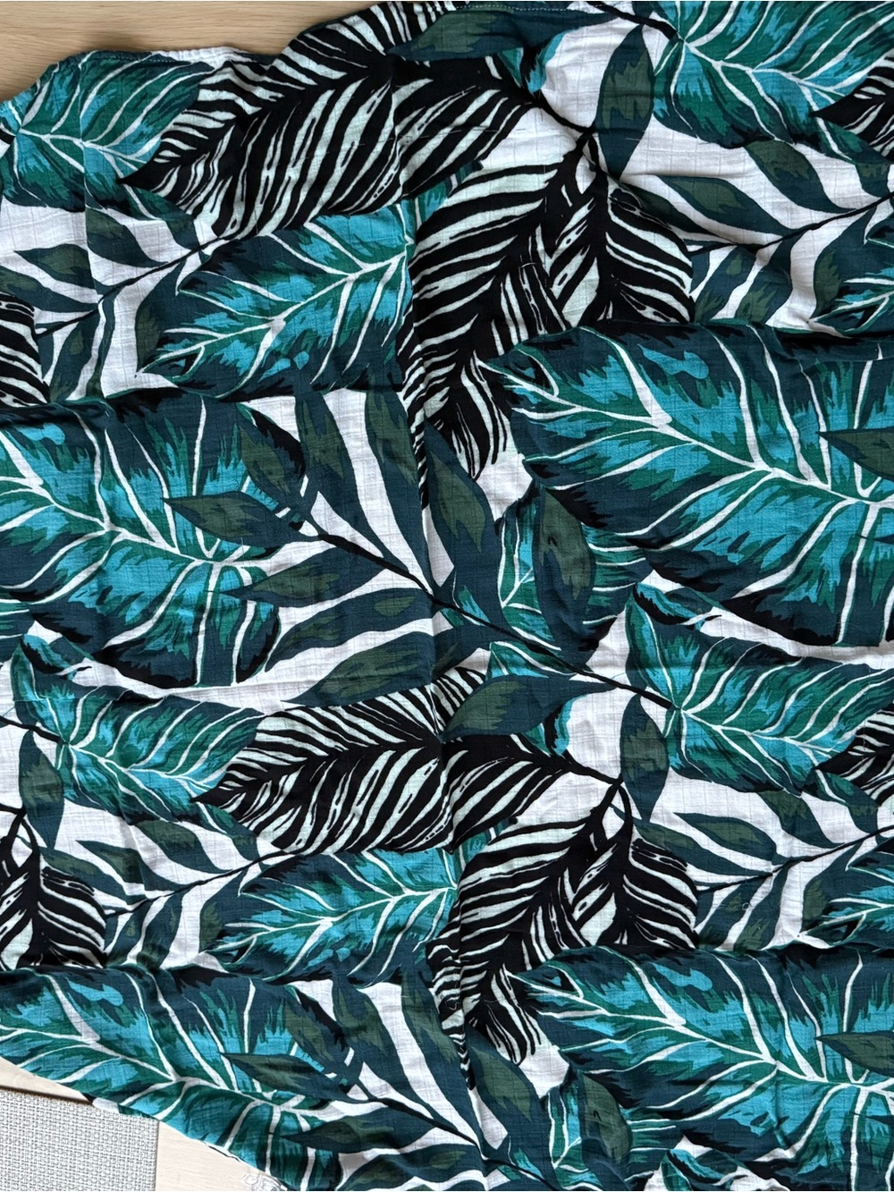 Kahakai Tropical Leaf bay Seaddle in Teal, Black & White